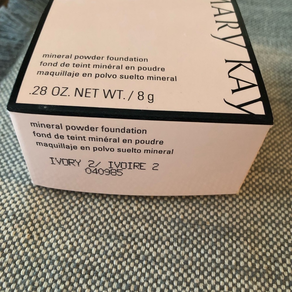 Mary Kay Mineral Powder Foundation - Ivory 2